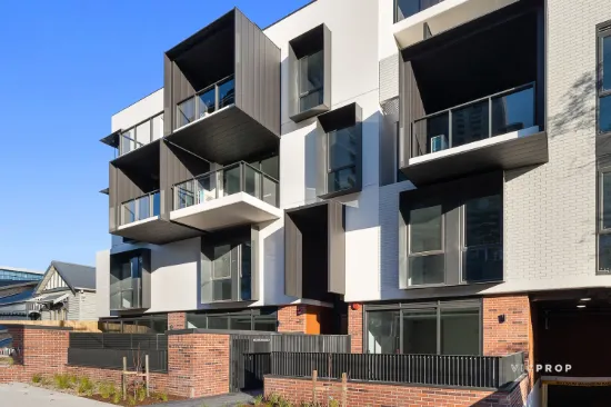 207/11 Hopetuon  Parade, Box Hill, Vic 3128