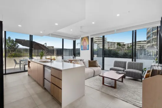 2107/10 Sickle Avenue, Hope Island, Qld 4212