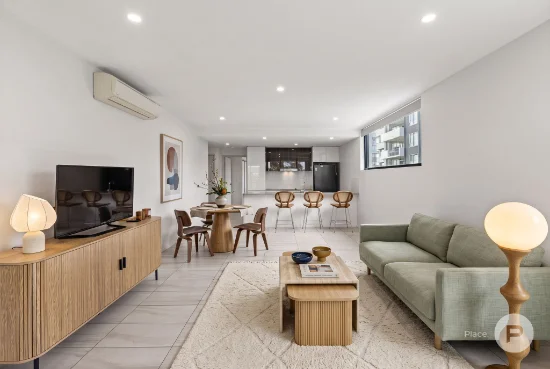 212/8 Hunt Street, Hamilton, Qld 4007