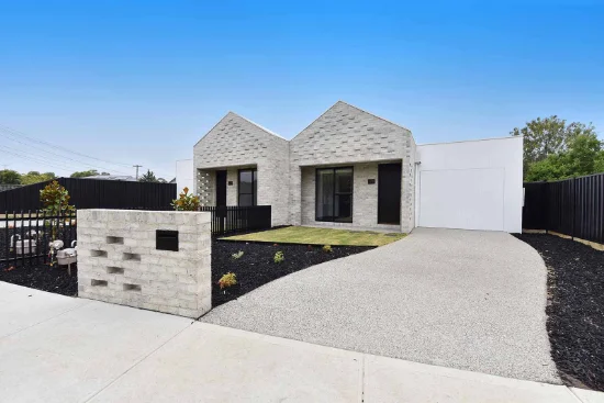 21A Hilbert Rd, Airport West, Vic 3042