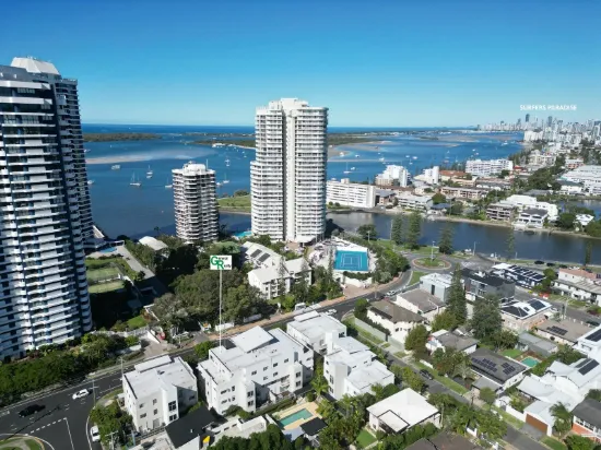 22/12-18 Bayview Street, Runaway Bay, Qld 4216