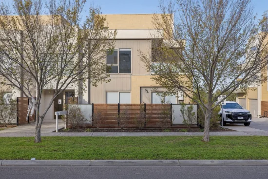 22/2 Rockgarden Drive, Truganina, Vic 3029