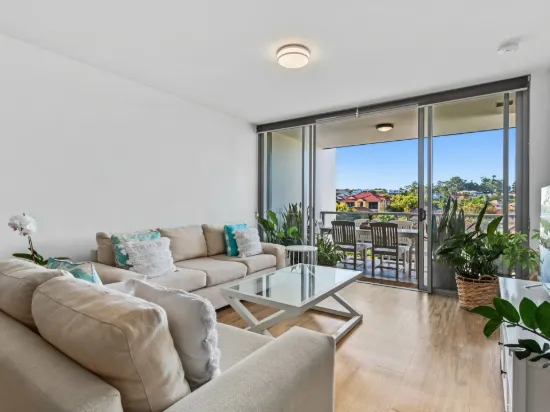2302/65 Varisty Parade, Varsity Lakes, Qld 4227