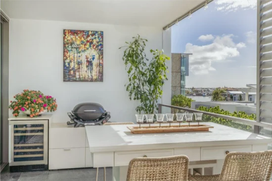 2308 Ephraim Island, Paradise Point, Qld 4216