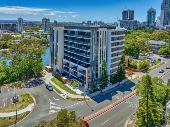 24/18 Remembrance Drive, Surfers Paradise, Qld 4217-Image