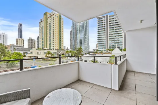 24/18 Remembrance Drive, Surfers Paradise, Qld 4217-Image