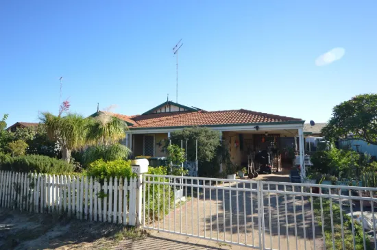 24 Earl Street, Wannanup, WA 6210