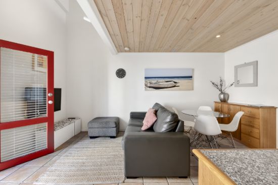 25/22-28 Mountjoy Parade, Lorne, Vic 3232-Image