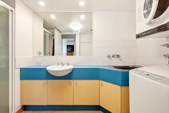 28/11-17 Philip Avenue, Broadbeach QLD 4218-Image