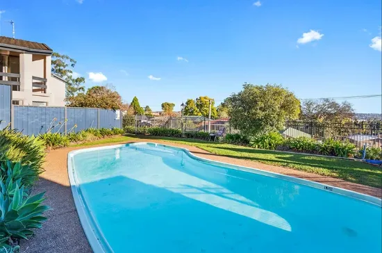 28/2 Benjamin St, Mount Lofty, Qld 4350