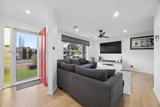 28 Keverstone Circuit, Isabella Plains, ACT 2905