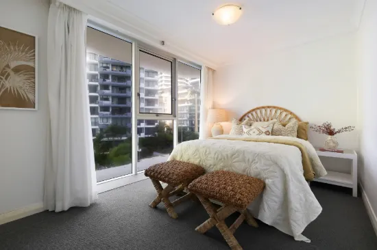 2E/1 Albert Avenue, Broadbeach, Qld 4218-Image
