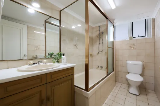 2E/1 Albert Avenue, Broadbeach, Qld 4218-Image