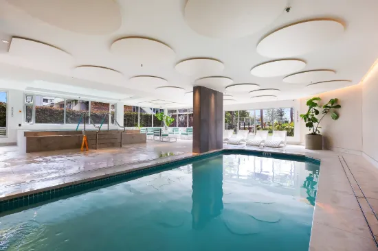 2E/1 Albert Avenue, Broadbeach, Qld 4218-Image