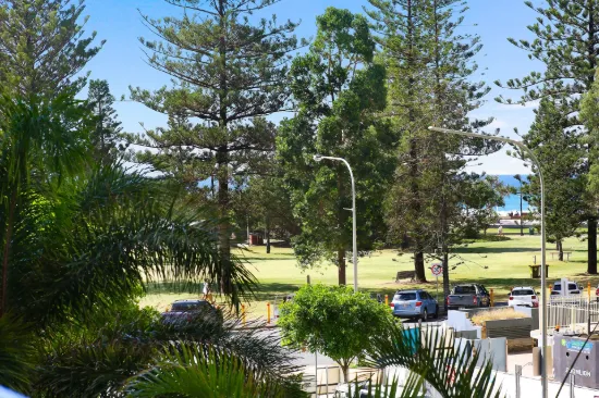 2E/1 Albert Avenue, Broadbeach, Qld 4218-Image