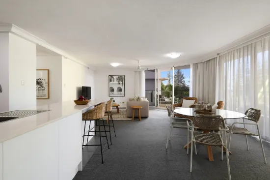 2E/1 Albert Avenue, Broadbeach, Qld 4218-Image