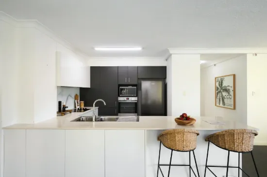 2E/1 Albert Avenue, Broadbeach, Qld 4218-Image