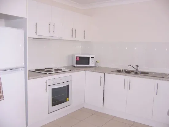 3/10 Guy Street, Emerald QLD 4720-Image