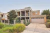 Comfortable Living Footsteps from Beach, Park and Main Street