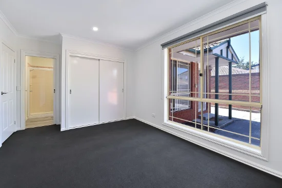 3/32 Bulla Road, Strathmore, Vic 3041-Image