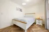3/4 Acacia Grove, Glen Waverley, Vic 3150-Image