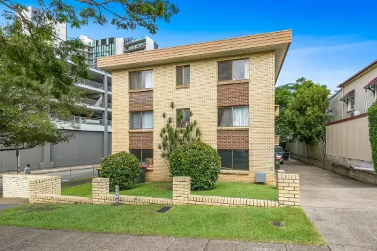 3/4 Augustus Street, Toowong, Qld 4066