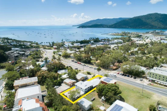 3/6 Waterson Way, Airlie Beach QLD 4802 - For Rent