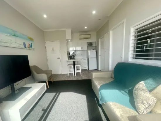 30/136-138 Alexandra Parade, Alexandra Headland, Qld 4572-Image