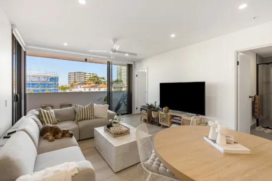 301/2 Mawarra Street, Palm Beach, Qld 4221-Image