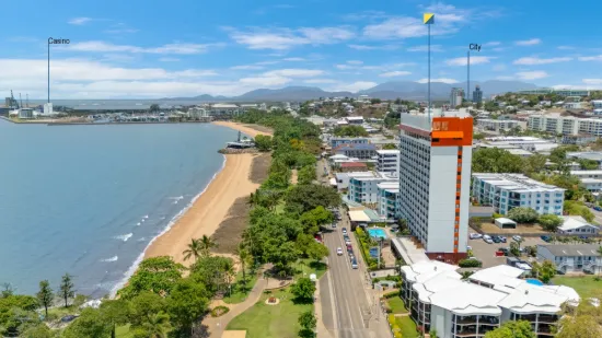 301/75-77 The Strand, North Ward, Qld 4810-Image
