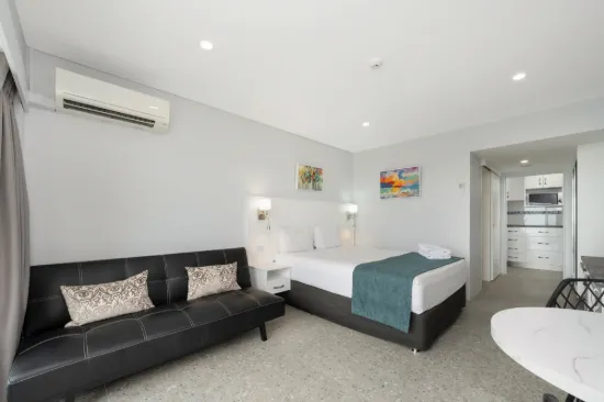 301/75-77 The Strand, North Ward, Qld 4810-Image