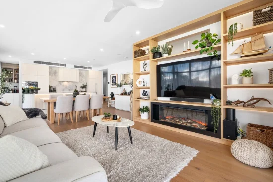 302/1 Aruma St, Surfers Paradise, Qld 4217 - For Sale