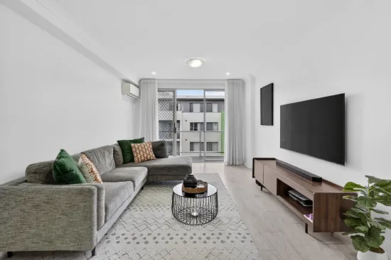 302/8C Myrtle Street, Prospect, NSW 2148