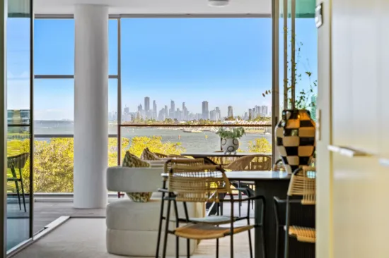30401 Ephraim Island, Paradise Point, Qld 4216