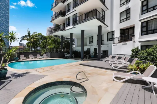 307/32 Surf Parade, Broadbeach, Qld 4218