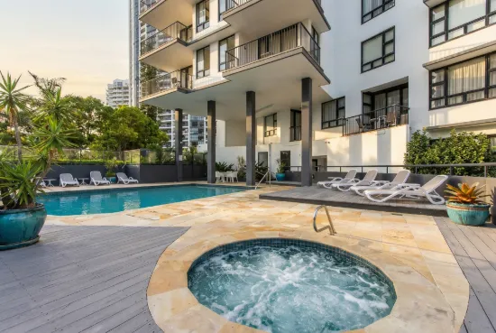 308/30-34 Surf Parade, Broadbeach, Qld 4218