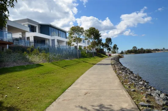 323/29-49 VARSITY PARADE, Varsity Lakes, Qld 4227-Image