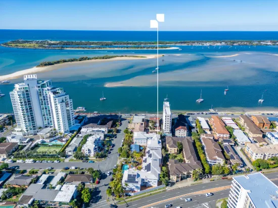 33/12 Whiting Street, Labrador, Qld 4215-Image