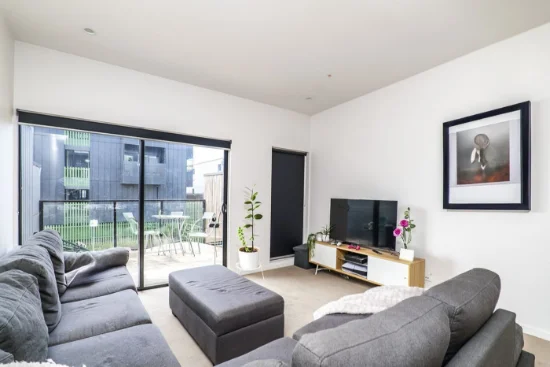33 Gorman Drive, Mill Park, Vic 3082 - For Rent