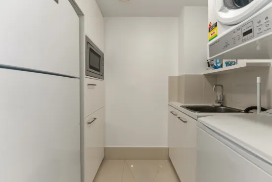 3308/9 HAMILTON AVENUE, Surfers Paradise, Qld 4217-Image