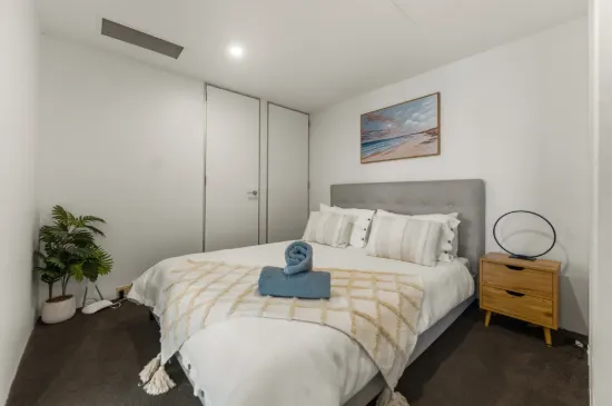 3308/9 HAMILTON AVENUE, Surfers Paradise, Qld 4217-Image