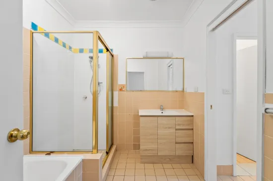 35/12-20 Kinarra Avenue, Wyoming, NSW 2250-Image