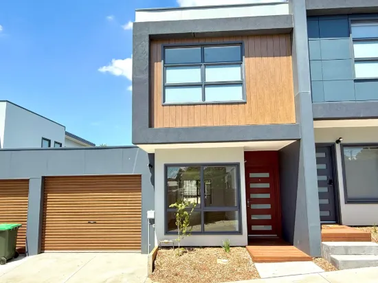 4/10 Park View Road, Drouin VIC 3818-Image
