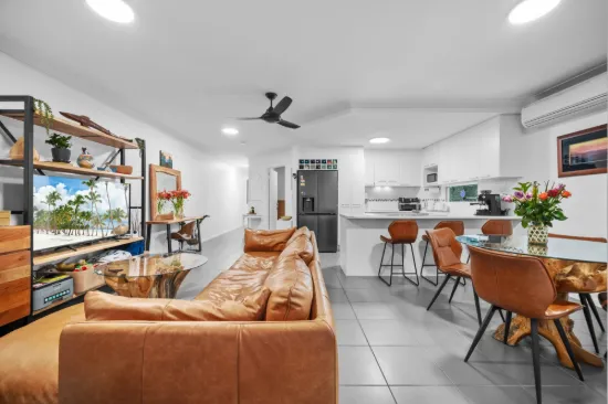4/109 Callaghan Street, Mooroobool, Qld 4870