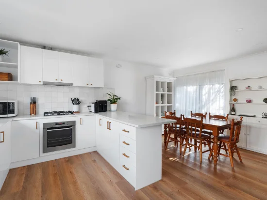 4/11-13 Johns Road, Mornington, Vic 3931