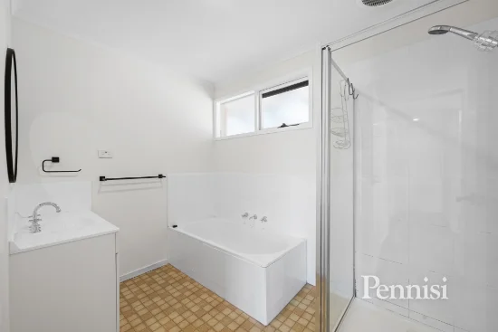 4/165 Mascoma St, Strathmore, Vic 3041-Image