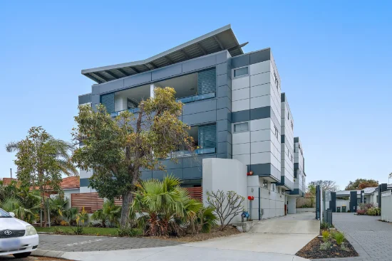 4/18 Sykes Avenue, Innaloo, WA 6018 - For Sale