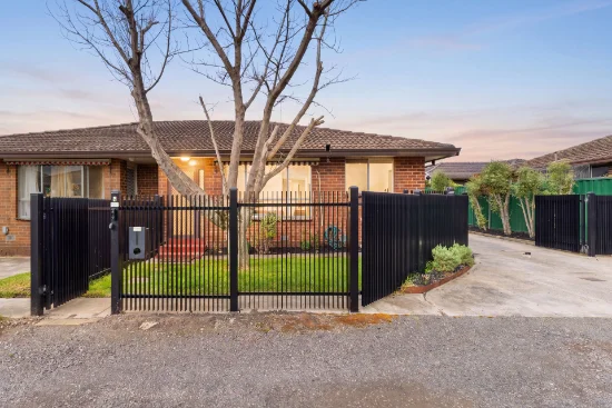 4/2 Kelly Street, Chadstone VIC 3148-Image