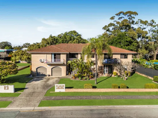 4/2 Rope Court, Mermaid Waters, Qld 4218