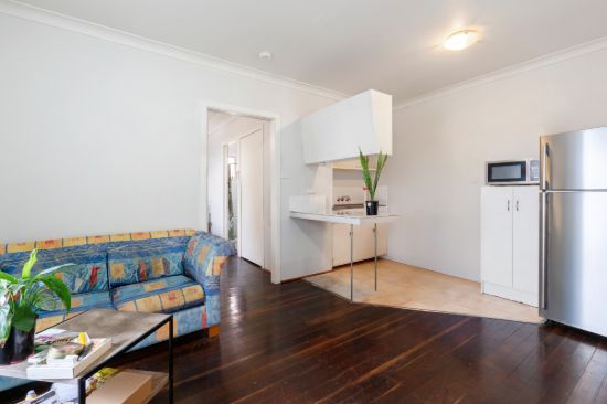 4/29 Leonard Avenue, Surfers Paradise, Qld 4217-Image